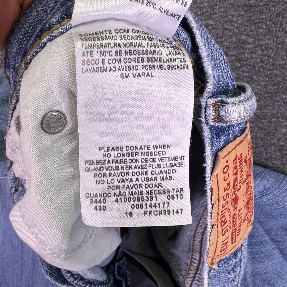 Levis 514 Jeans Mens 36x32 Light Wash Slim Straight Classic Casual Denim Retro - Picture 16 of 16